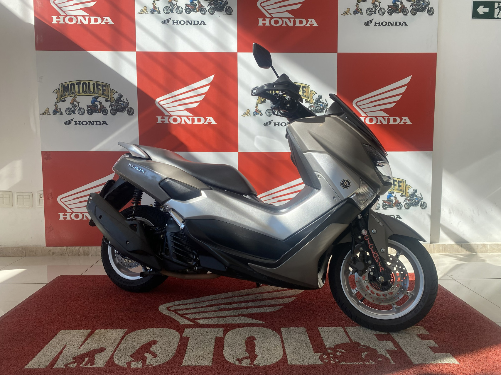 YAMAHA NMAX 