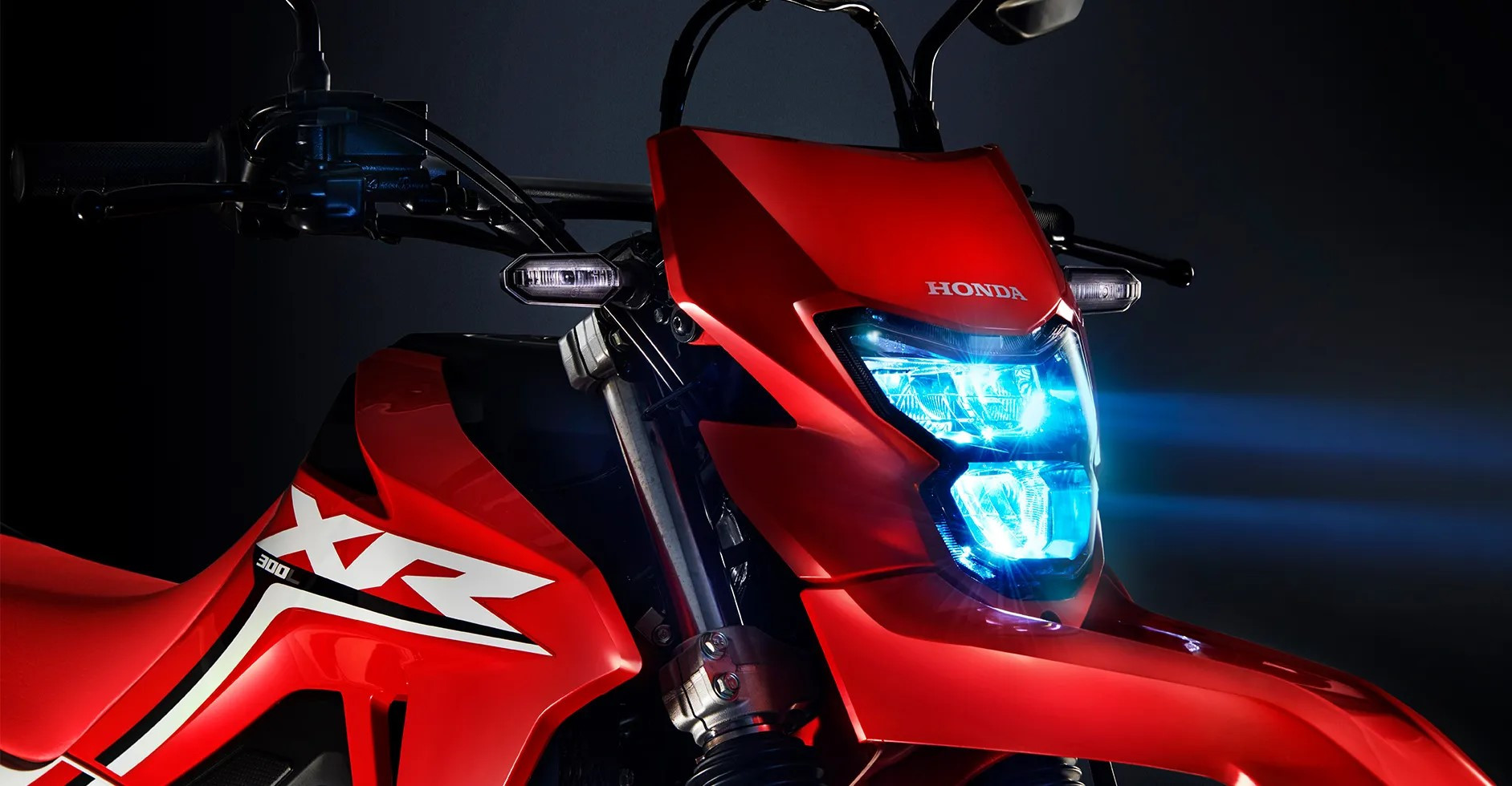 farol-xr-300l-tornado-vermelho-fighting-red_0