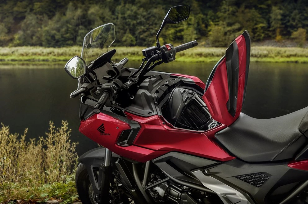 d9928d4f-85b5-4dd9-ba65-668b1b1fd757-async-thumbnail-webp-HIGH